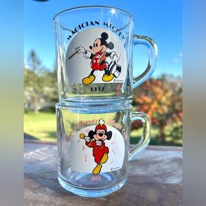 Vintage Anchor Hocking Mickey Mouse
Glass Mugs -MickeyMouse Club/ Magician Micke
